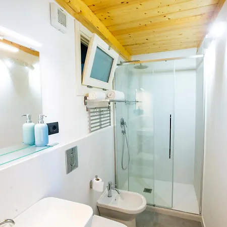 Apartament Mare 37 *